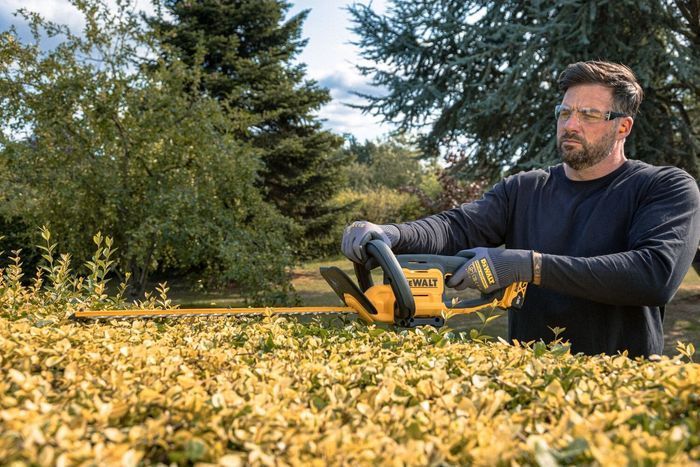 Кусторез аккумуляторный DeWALT DCMHT562P1 фото 10