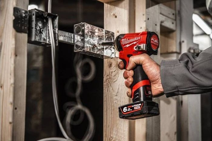 Аккумуляторный винтоверт Milwaukee M12 FID2-0 (4933479876) (без АКБ и ЗУ) фото 5