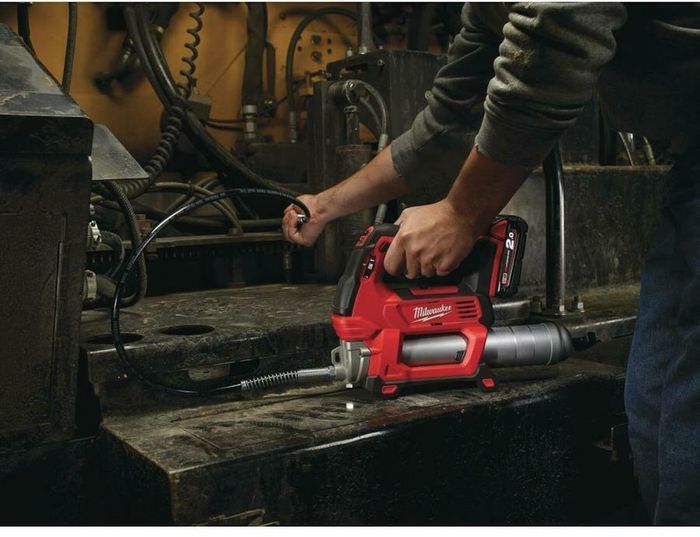 Шприц для змащення акумуляторний MILWAUKEE, M18 GG-0 фото 5