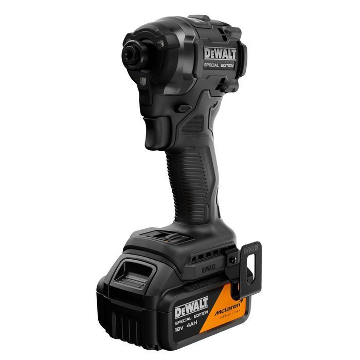 Шурупокрут ударний DeWALT, McLaren F1 TEAM SPECIAL EDITION, безщітковий, XR Li-Ion 18 В 5 Аг, 206,2 Нм, 3250 об/хв, 3800 уд/хв, розмір тримача насадок 6,35 мм (1/4), кількість швидкостей - 3, вага 0,95 кг, 2 акумулятори, зарядний пристрій, валіза TSTAK фото 2