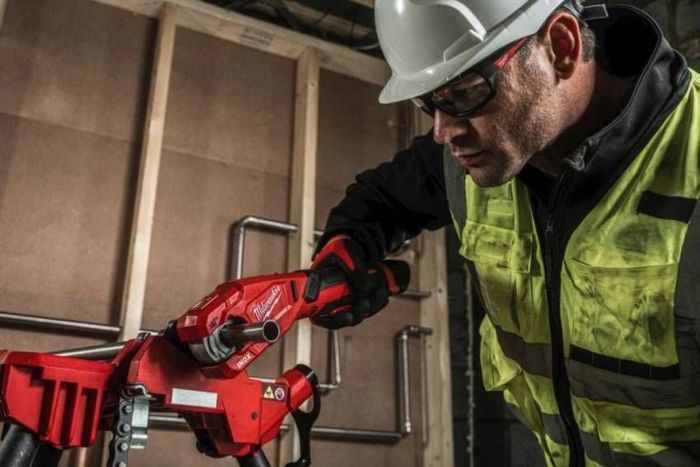 Акумуляторний труборіз по нержавіючій сталі MILWAUKEE M12PCSS-202C фото 3
