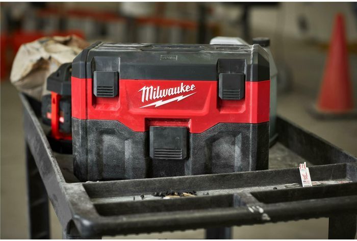 Аккумуляторный пылесос Milwaukee M18 VC2-0 без АКБ и ЗУ (4933464029) фото 14