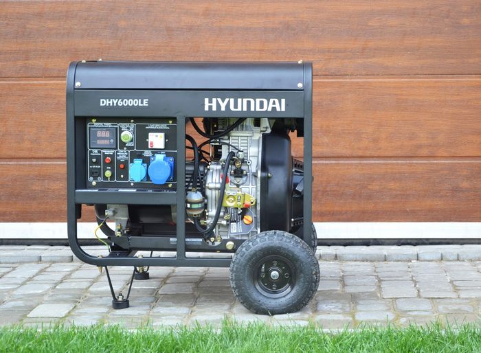 Дизельный генератор Hyundai DHY 6000LE фото 3