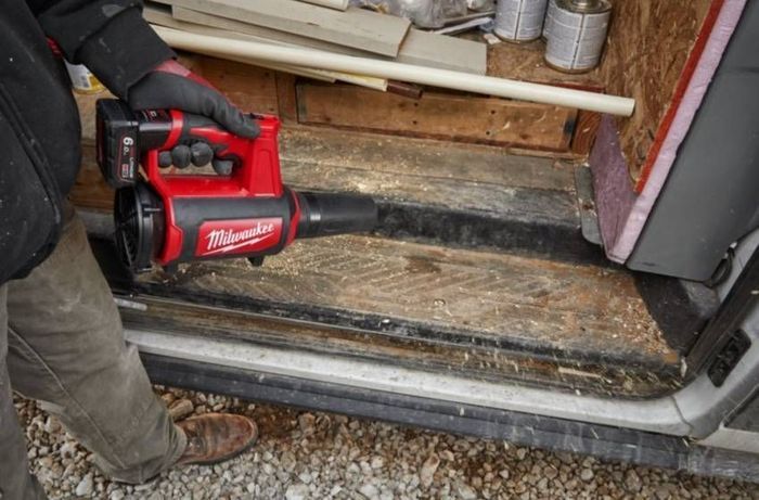 Аккумуляторная воздуходувка Milwaukee M12BBL-0 (4933472214) (без АКБ и ЗУ) фото 8