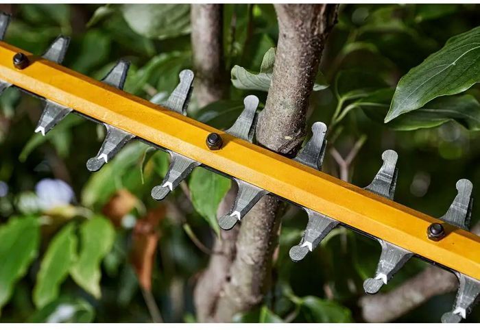 Кусторез аккумуляторный бесщёточный DeWALT DCMHT573X1 фото 12
