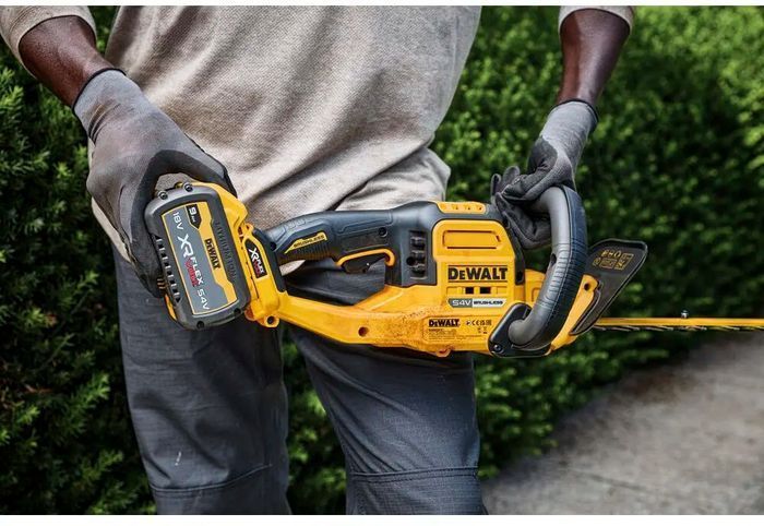 Кусторез аккумуляторный бесщёточный DeWALT DCMHT573X1 фото 13